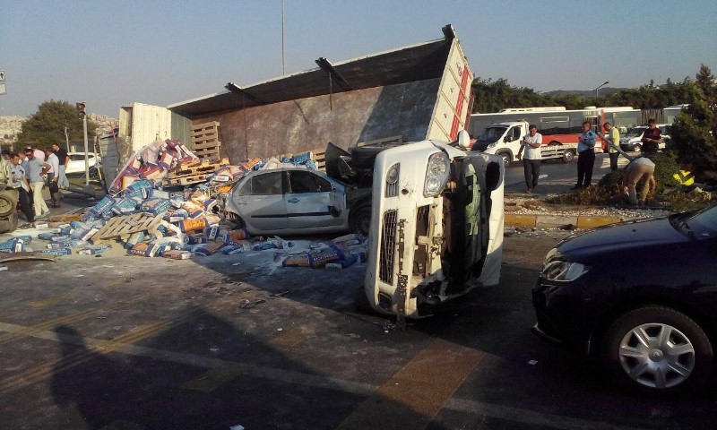 İzmir’de zincirleme trafik kazası