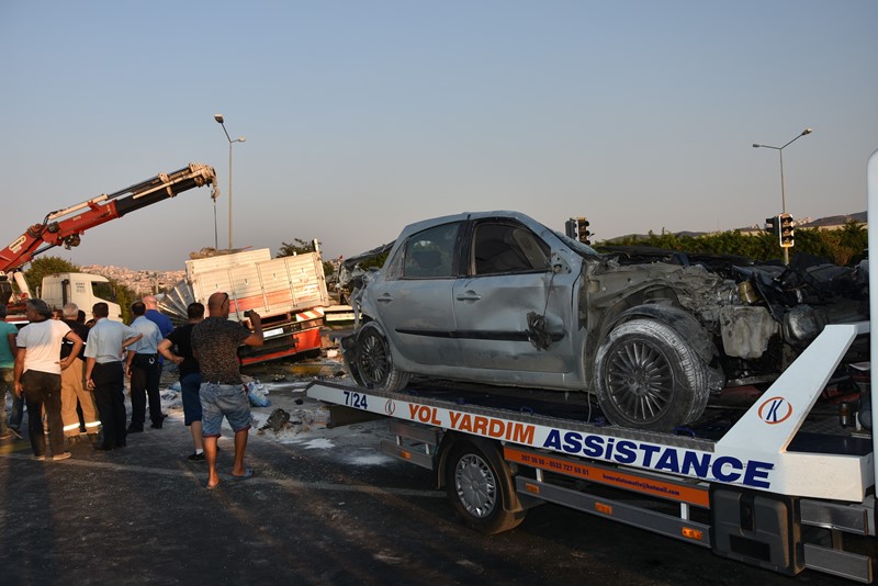 İzmir’de zincirleme trafik kazası