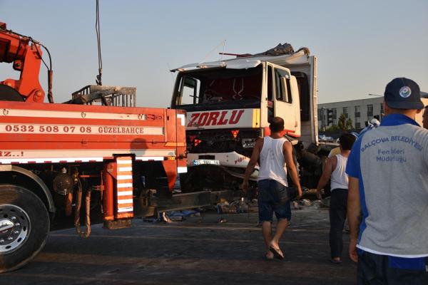 İzmir’de zincirleme trafik kazası
