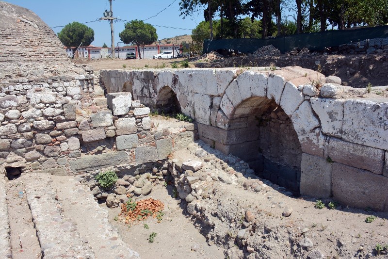 Tarihi Kleopatra hamamı gün ışığına çıkıyor