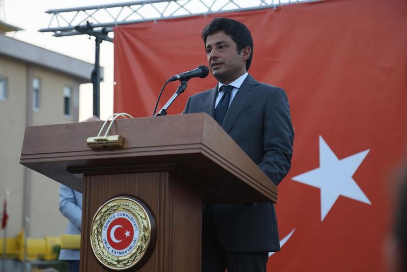 Urla demokrasiye yürüdü