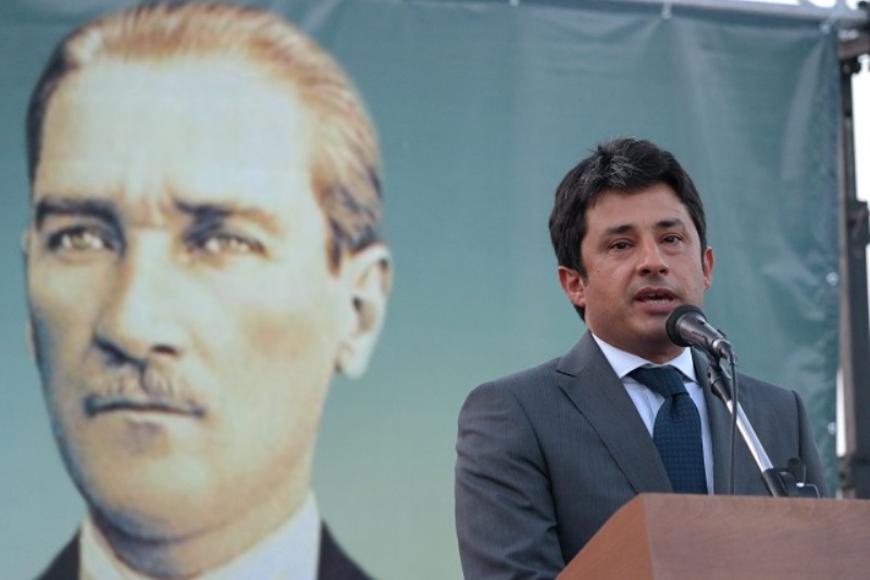 Urla demokrasiye yürüdü
