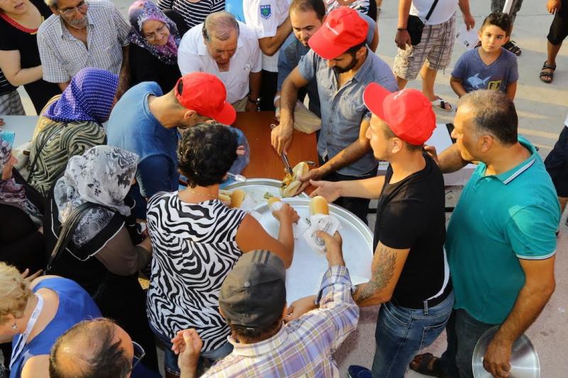 Mavi bayram İzmir denize koştu