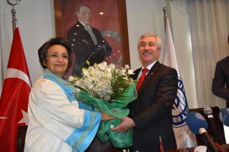 Ege Üniversitesi’nde devir teslim