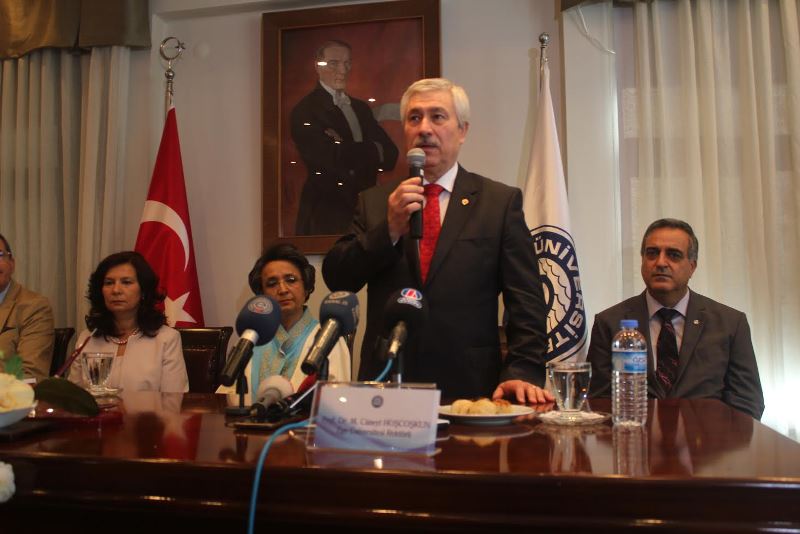 Ege Üniversitesi’nde devir teslim