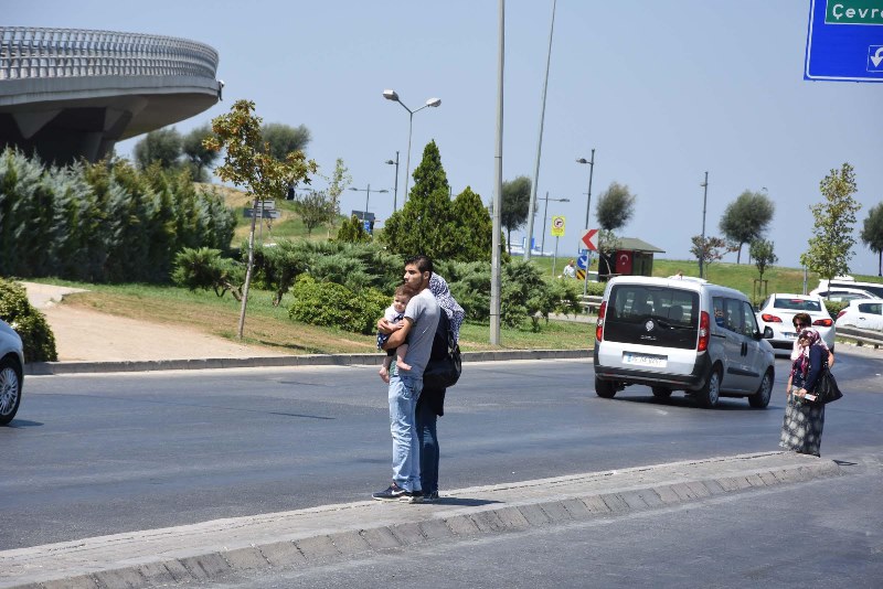 Üst geçit bitti ölümüne geçiş bitmedi...