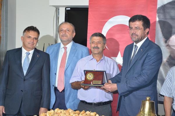 Bakan Zeybekci İzmir'de