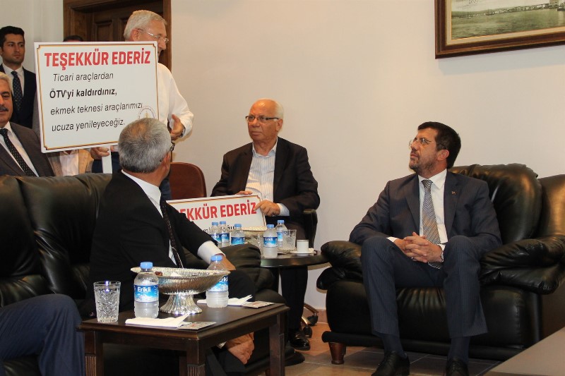 Bakan Zeybekci İzmir'de