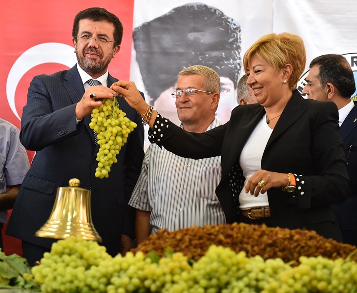 Bakan Zeybekci İzmir'de