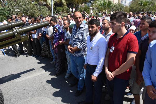 İzmir şehidini uğurladı