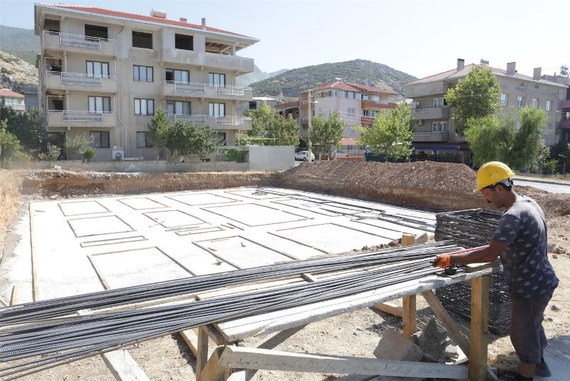 Bornova 'kültür' seferberliği: Üçü aynı anda yükseliyor