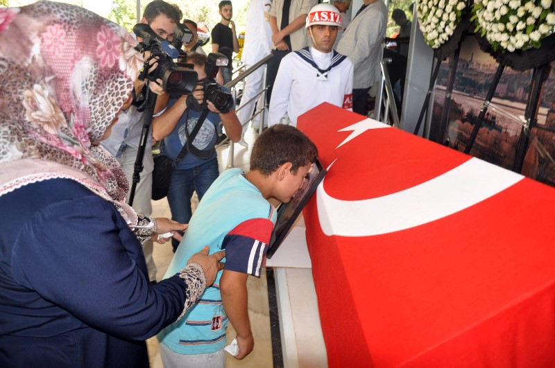İzmir şehidini uğurladı