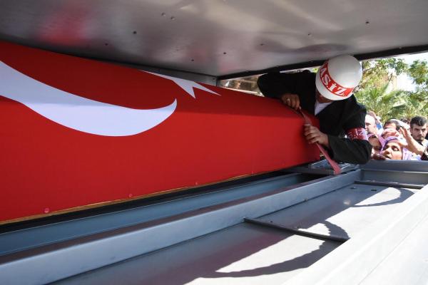 İzmir şehidini uğurladı