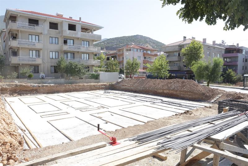 Bornova 'kültür' seferberliği: Üçü aynı anda yükseliyor