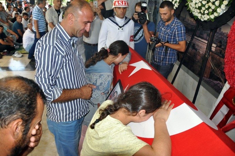 İzmir şehidini uğurladı