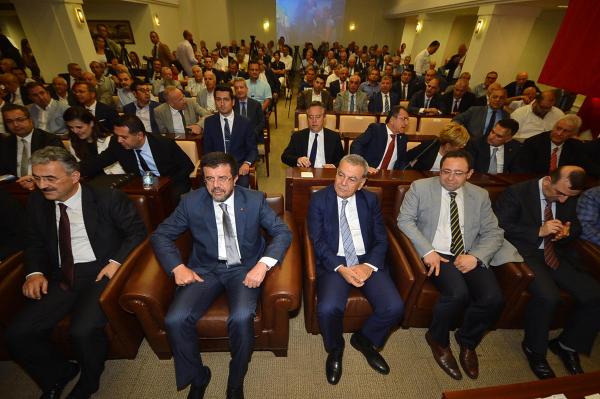 Bakan Zeybekci İzmir'de