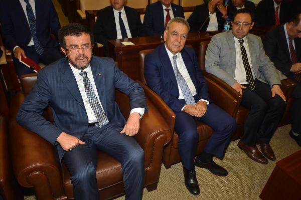 Bakan Zeybekci İzmir'de