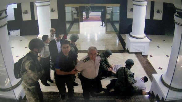 15 Temmuz gecesi Genelkurmay'da yaşananlar kamerada
