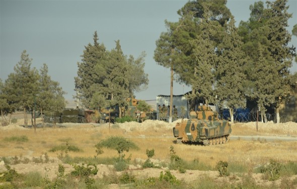 Sınırda sıcak saatler tanklar gönderildi