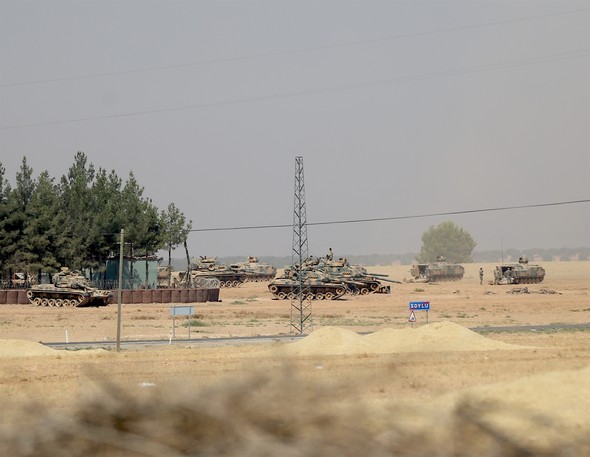 Sınırda sıcak saatler tanklar gönderildi