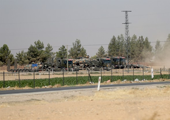 Sınırda sıcak saatler tanklar gönderildi