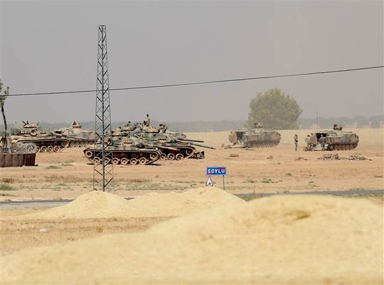 Sınırda sıcak saatler tanklar gönderildi