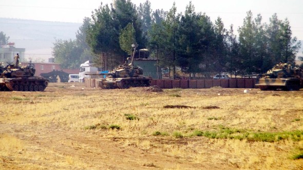 TSK sabaha karşı Cerablus'a operasyon başlattı!