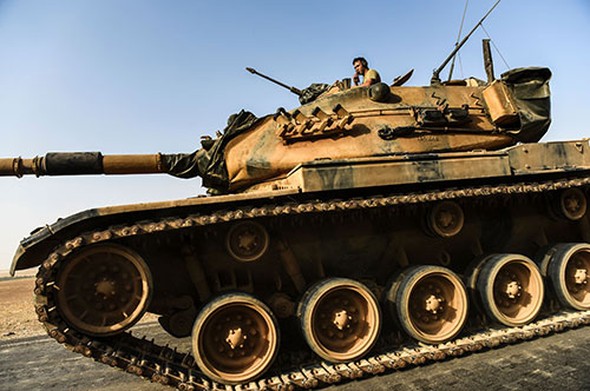 TSK sabaha karşı Cerablus'a operasyon başlattı!