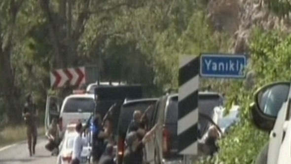 Kılıçdaroğlu'nun konvoyuna saldırıdan ilk kareler