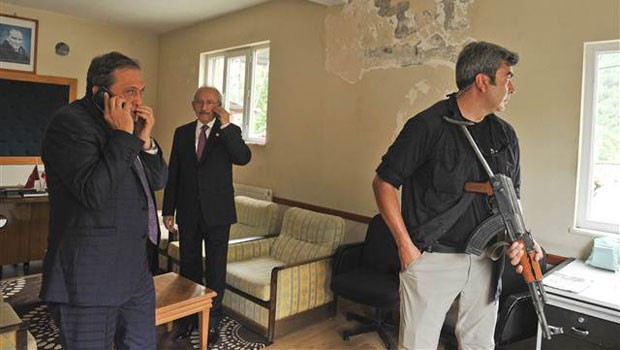 Kılıçdaroğlu'nun konvoyuna saldırıdan ilk kareler
