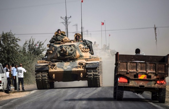 Tanklar bu sabah da Suriye'ye geçti
