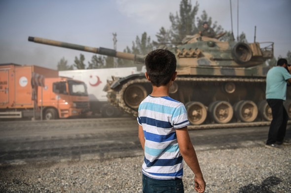 Tanklar bu sabah da Suriye'ye geçti