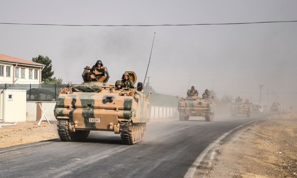 Tanklar bu sabah da Suriye'ye geçti