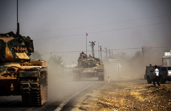 Tanklar bu sabah da Suriye'ye geçti