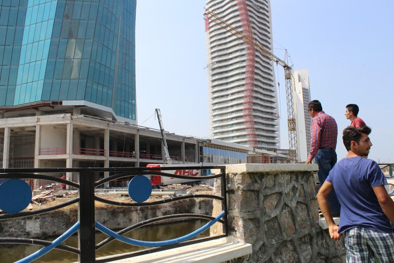 İzmir'de gökdelende feci ölüm!