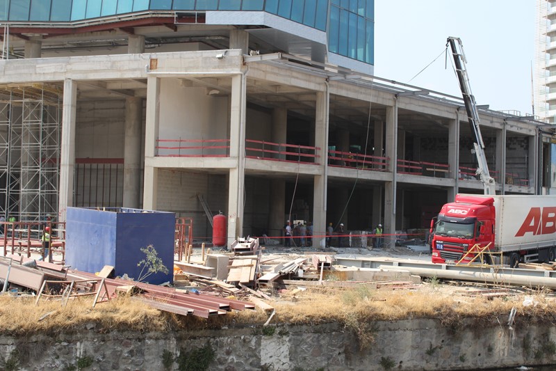 İzmir'de gökdelende feci ölüm!