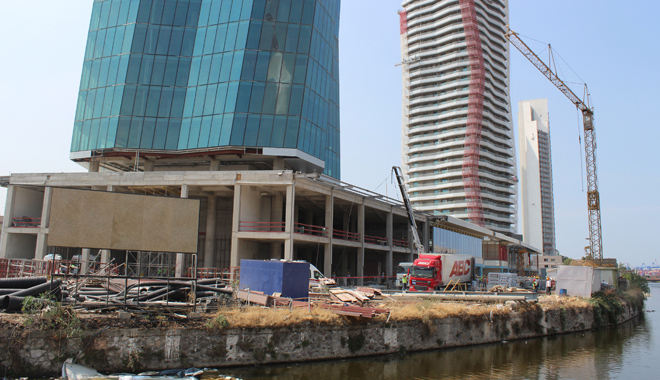 İzmir'de gökdelende feci ölüm!