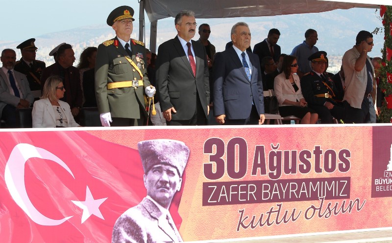 İzmir’de 'Zafer' coşkusu