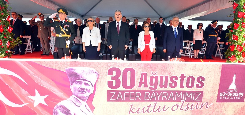 İzmir’de 'Zafer' coşkusu