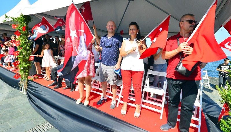İzmir’de 'Zafer' coşkusu