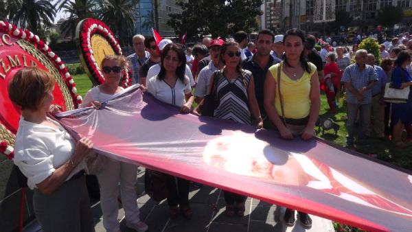 CHP İzmir bayramı böyle kutladı