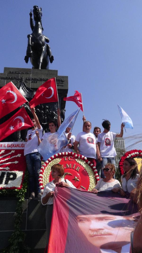 CHP İzmir bayramı böyle kutladı