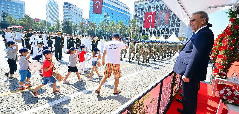 İzmir’de 'Zafer' coşkusu