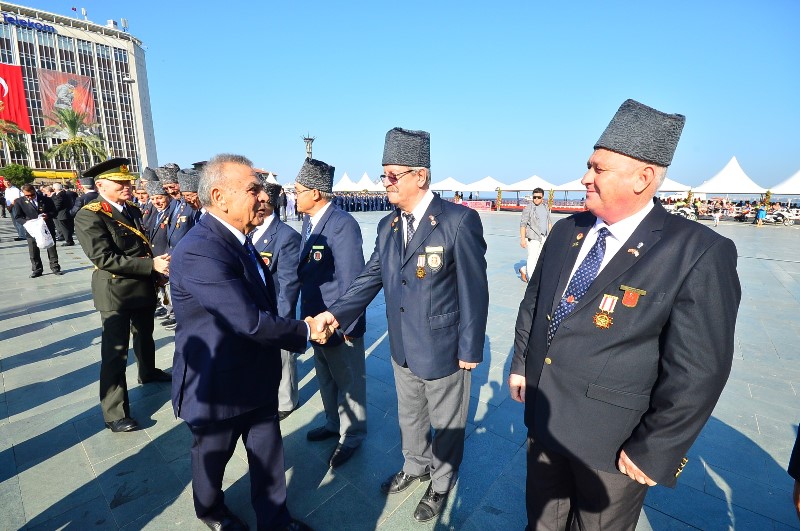 İzmir’de 'Zafer' coşkusu