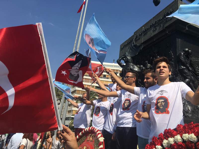 CHP İzmir bayramı böyle kutladı