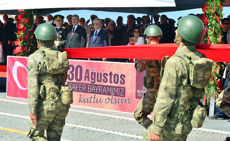 İzmir’de 'Zafer' coşkusu