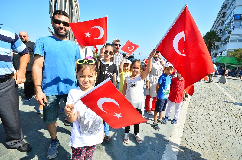 İzmir’de 'Zafer' coşkusu