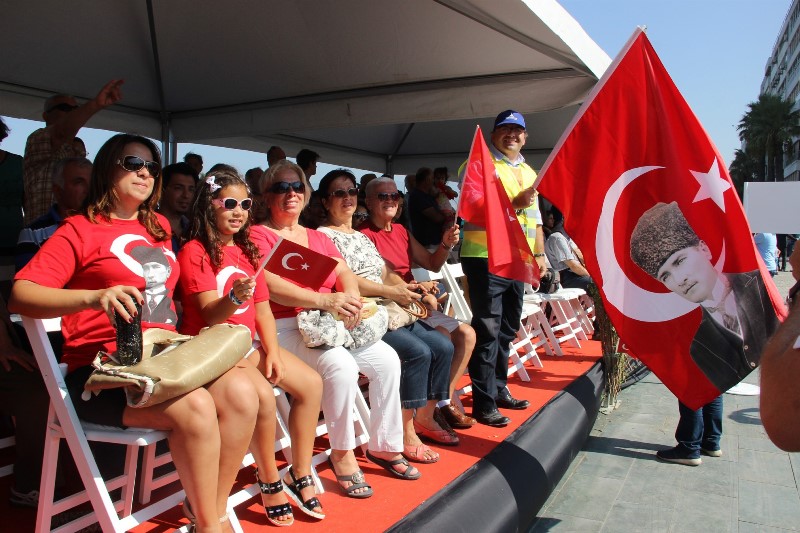 İzmir’de 'Zafer' coşkusu