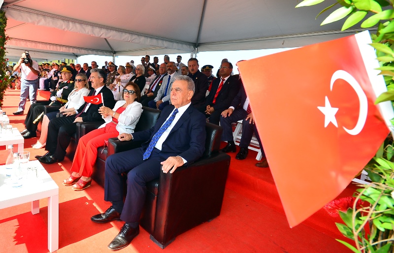 İzmir’de 'Zafer' coşkusu