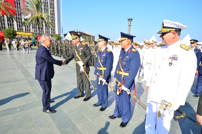 İzmir’de 'Zafer' coşkusu